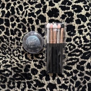 Beauty Rush Wet/Dry Eyeshadow and Brush Set Brand New No Box